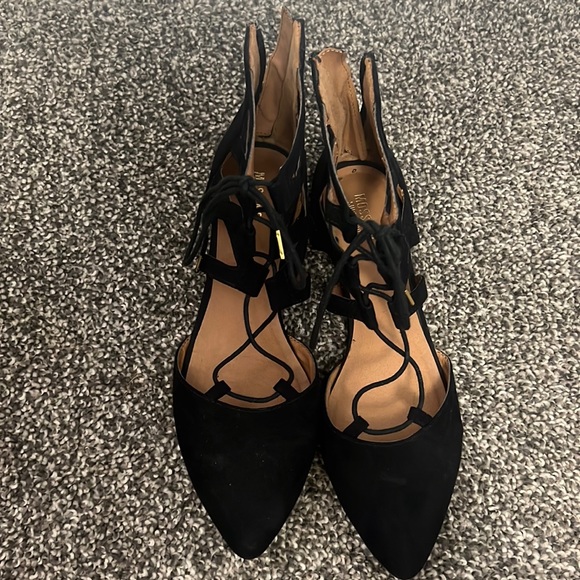 Pointy Cage Style Flats - Picture 1 of 3